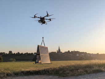 Die Schwerlastdrohne DJI FlyCart100 kann bis zu 100kg transportieren. Schwerlastdrohne transportiert PV-Anlagen – DJI FlyCart100 für Drohneneinsätze bis 100kg